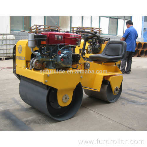 Domestic Diesel Power Ride On Roller Compactor has 20KN Vibration Force (FYL-850S)